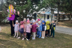 W naszym przedszkolu radośnie powitaliśmy pierwszy dzień wiosny! 