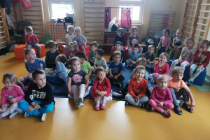  ,, Na straganie ’’- spektakl w wykonaniu rodziców ( gr.I)