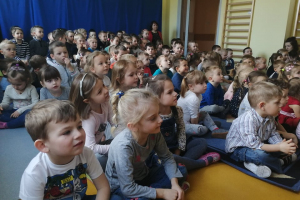 "Bakterie i wirusy" - teatrzyk  w  przedszkolu!