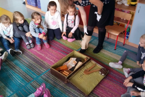 "Żabki" i tajemnicza walizka