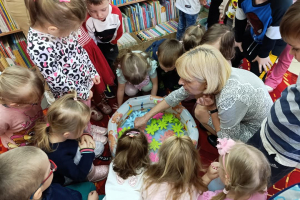 WIZYTA W BIBLIOTECE - GRUPA "BIEDRONKI"
