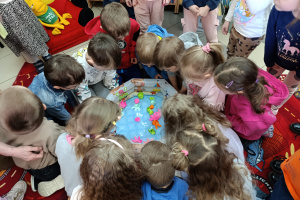 WIZYTA W BIBLIOTECE - GRUPA "BIEDRONKI"