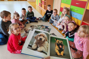 „Jak rozmawiać trzeba z psem” - czyli spotkanie z właścicielem psa w grupie „Żuczków”